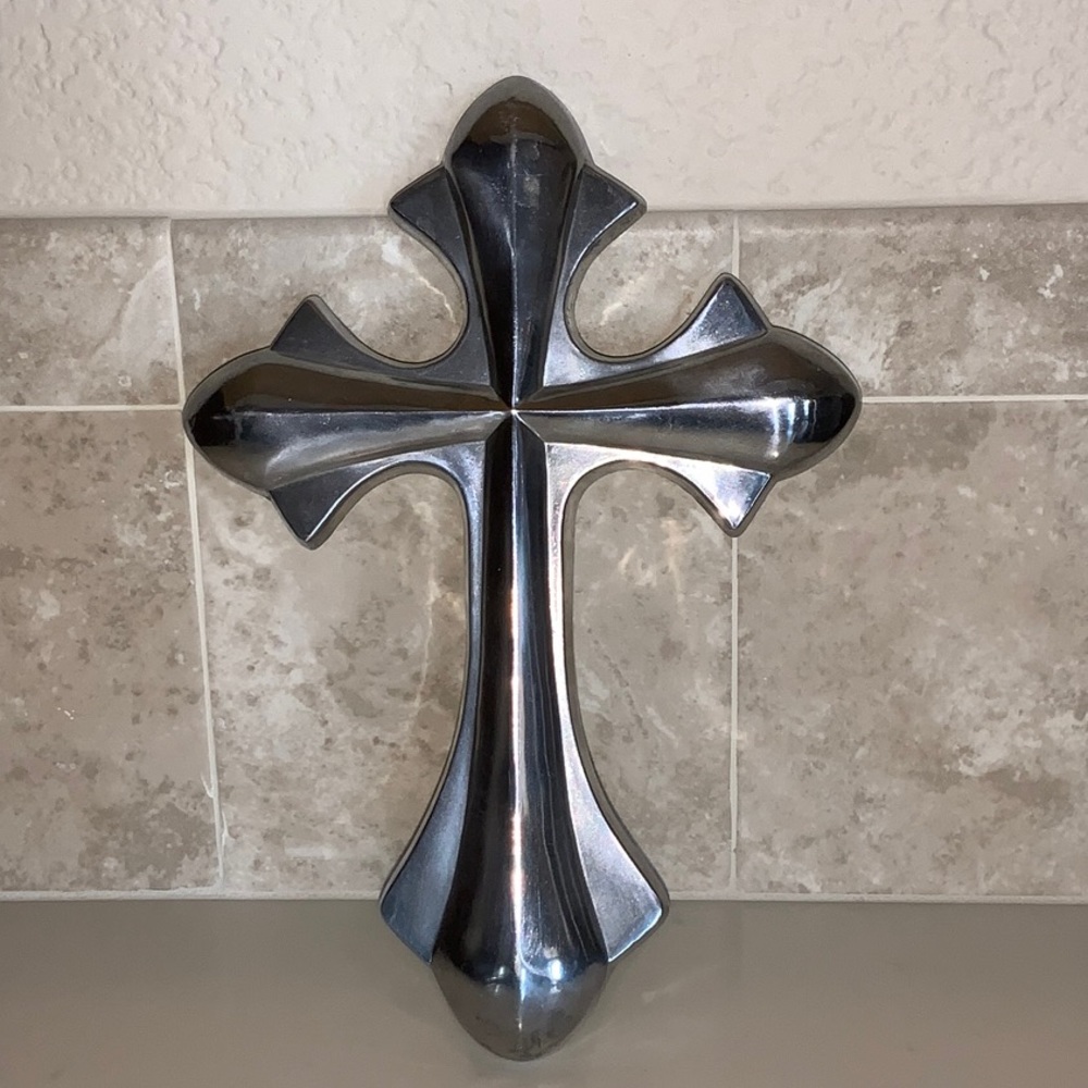 Classic Cross With Clean Lines